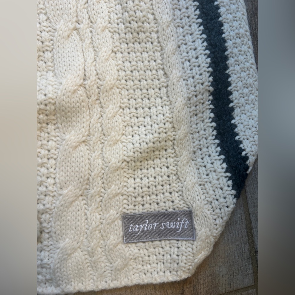 Taylor Swift Cardigan Folklore Scarf - Picture 4 of 4